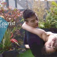 【DJ搔耳朵】輕快情緒卻又帶點迷幻，英式電子舞曲Tourist