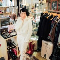 時尚界造型才女的多重身份：貢丸事業、服裝造型、和她的古物經營
